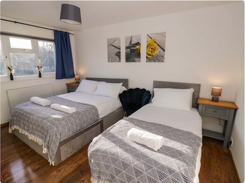 Serene Spaces - 4bed/Contractors/Families Welcome