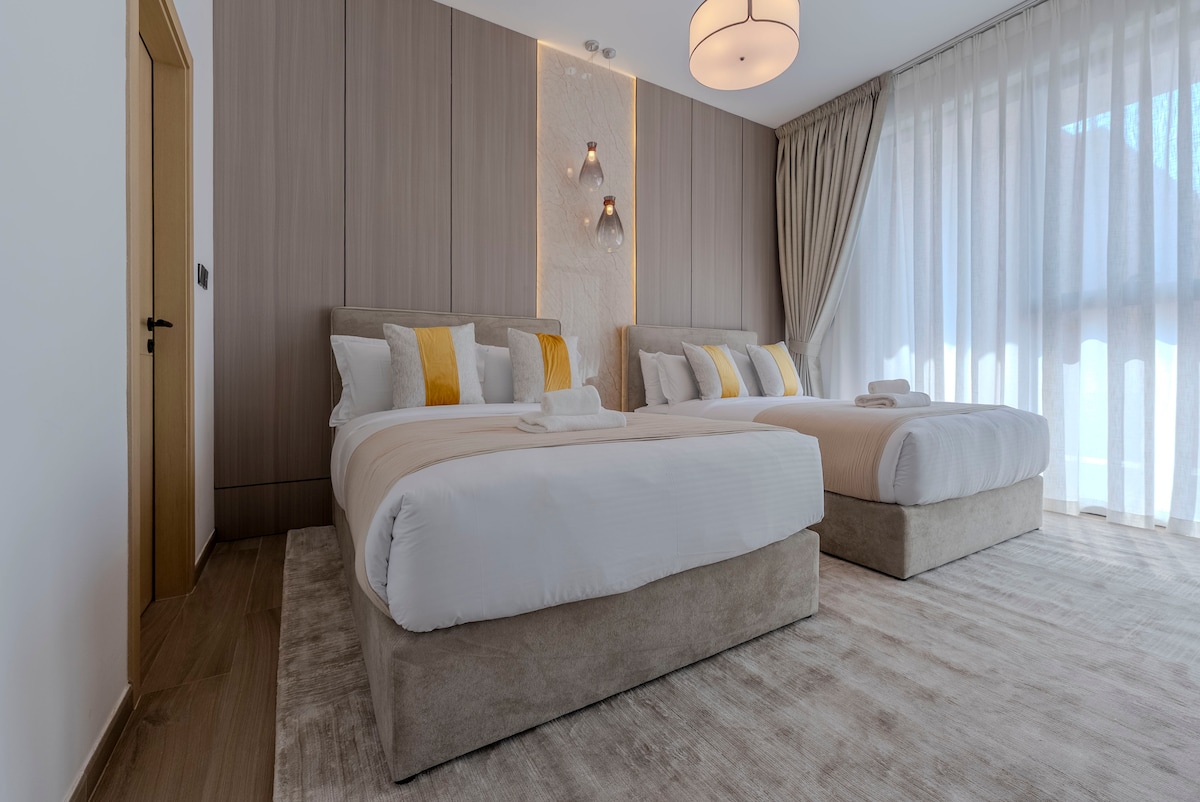 2. spavaća soba: dva dvostruka kreveta s privatnom kupaonicom