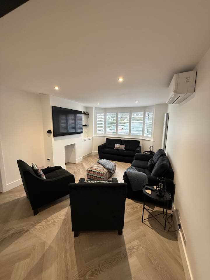 The Ultimate Family Stay – Pool & 5 Bedrooms - Wareham, UK