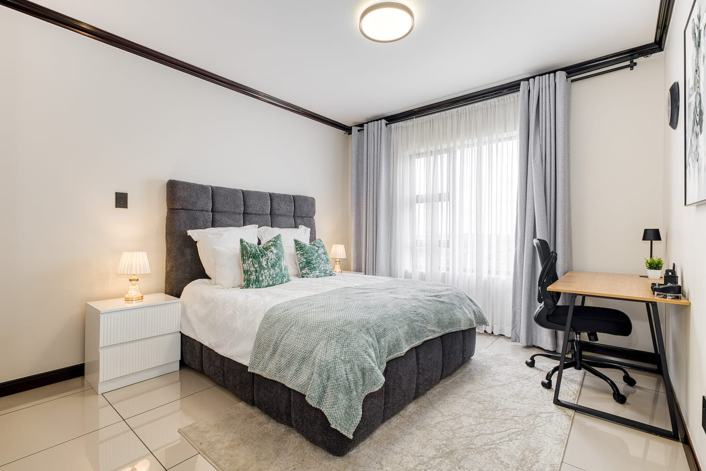 1 Bedroom Apartment — Johannesburg