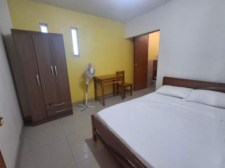 Izba 2. Manželská posteľ.