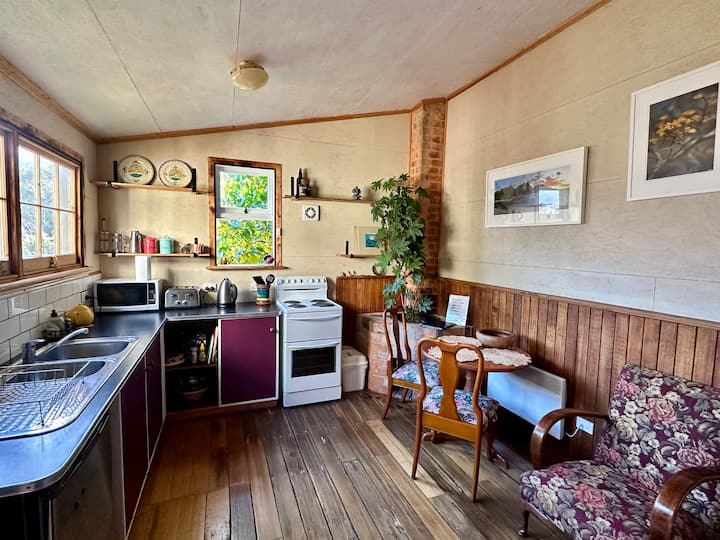 Soho Garden Cottage South Hobart - Hobart