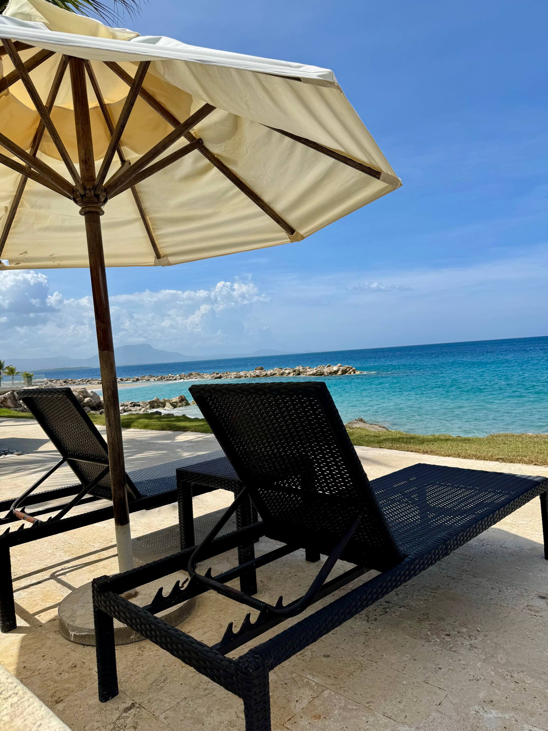 Infiniti Blu Luxury Ocean Front Condos — photo 4