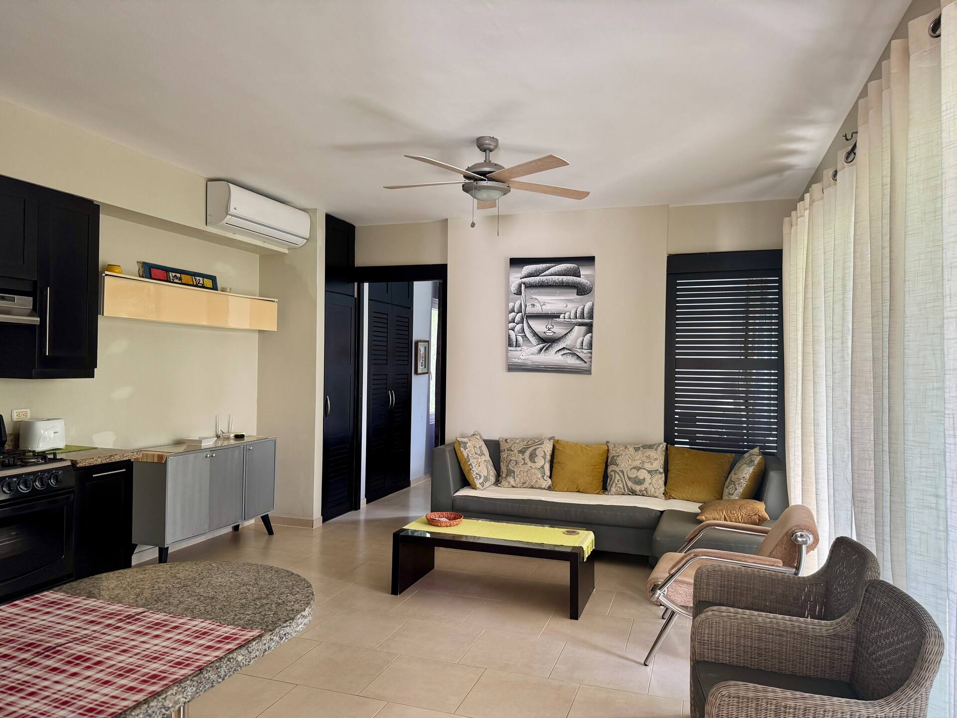 Infiniti Blu Luxury Ocean Front Condos — photo 3