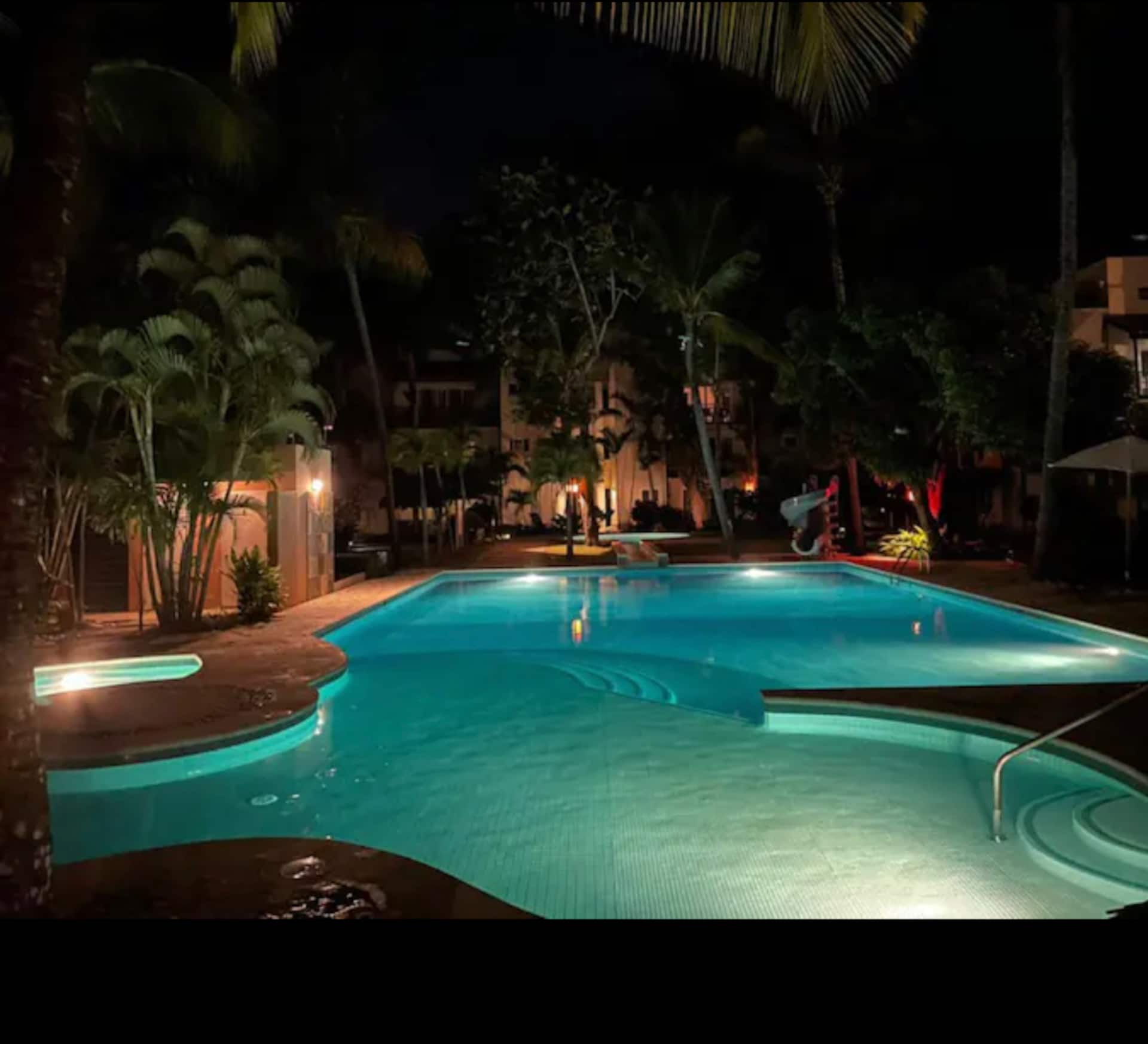Infiniti Blu Luxury Ocean Front Condos — photo 5