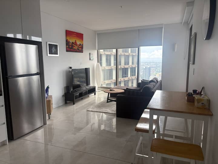 High Rise Luxury With Skyline Views - Parramatta