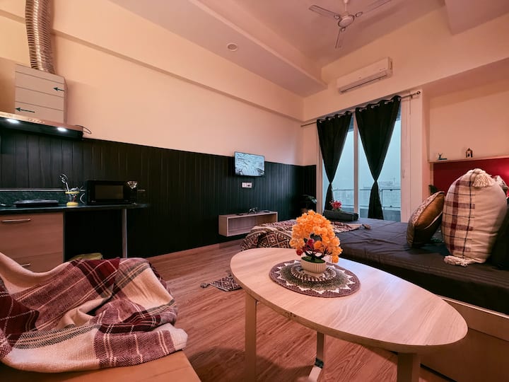 Antaram Suites- Little Heaven 1.0 - Ghaziabad