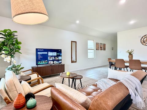 Popular Airbnb listing: Luxury Home w/ coffee bar close to Midland Airport in Odessa