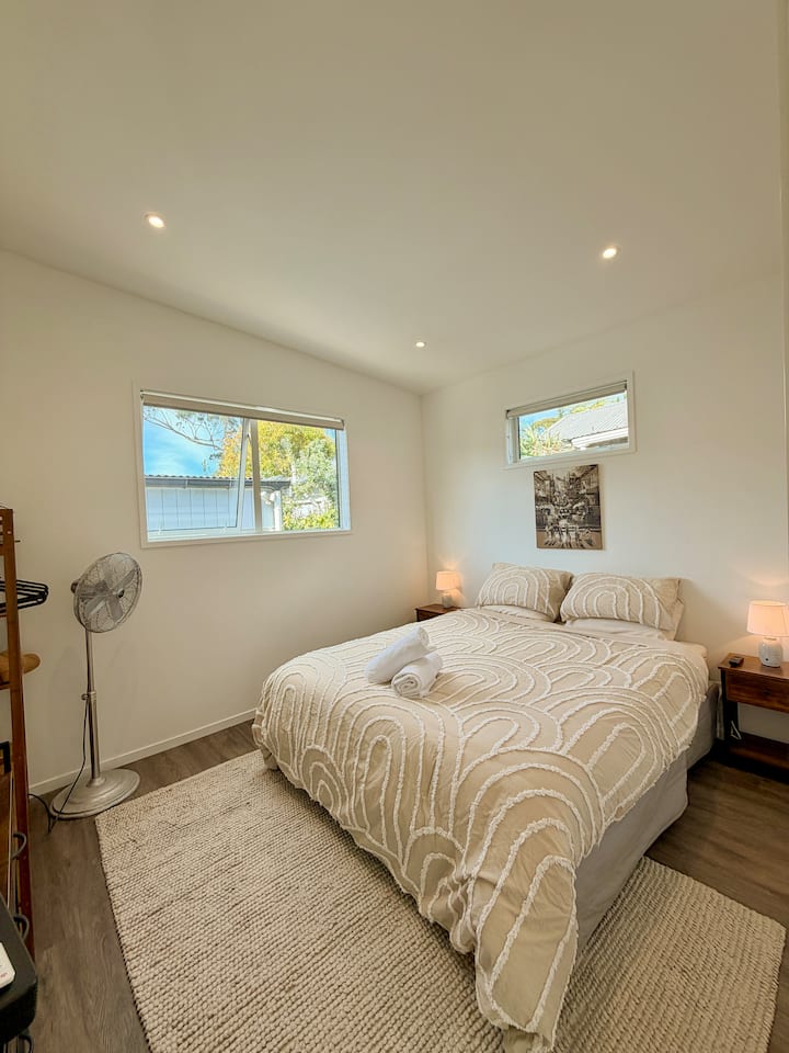 The Hideaway Cabin - Waiheke Island
