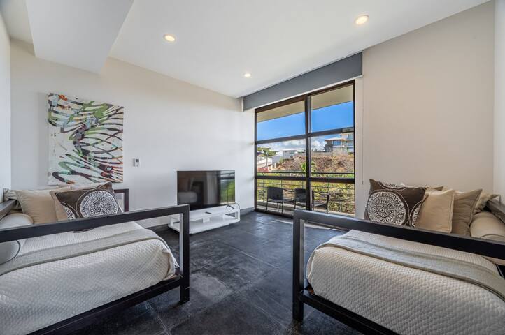 La Perla Condo w/ Ocean Views & Sunsets!