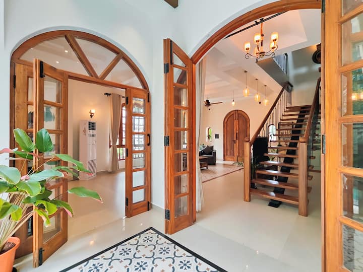 Living room image 8
