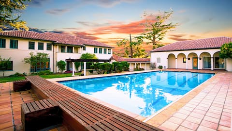 Golden-Era Lux 8BR Estate with Pool & Jacuzzi