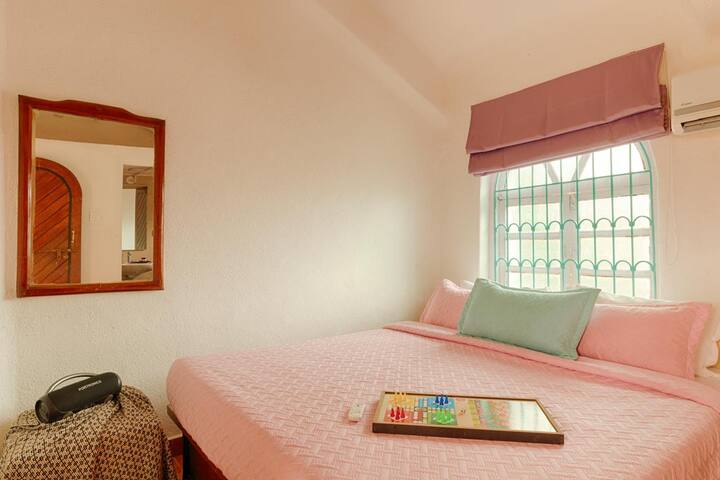 Bedroom 3 image 1