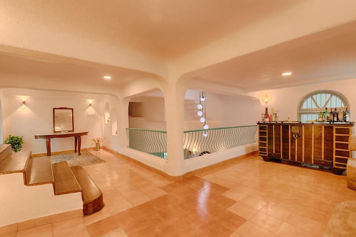 Living room image 6