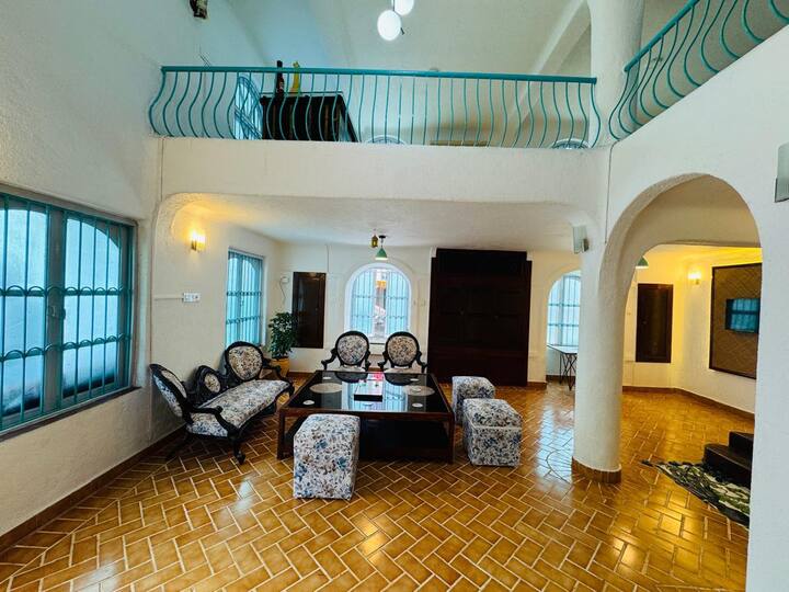 Living room image 7
