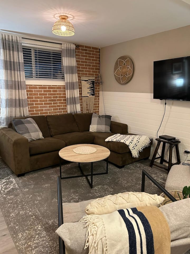 Cozy Suite Near Canmore/banff Close To Bow River - Canmore