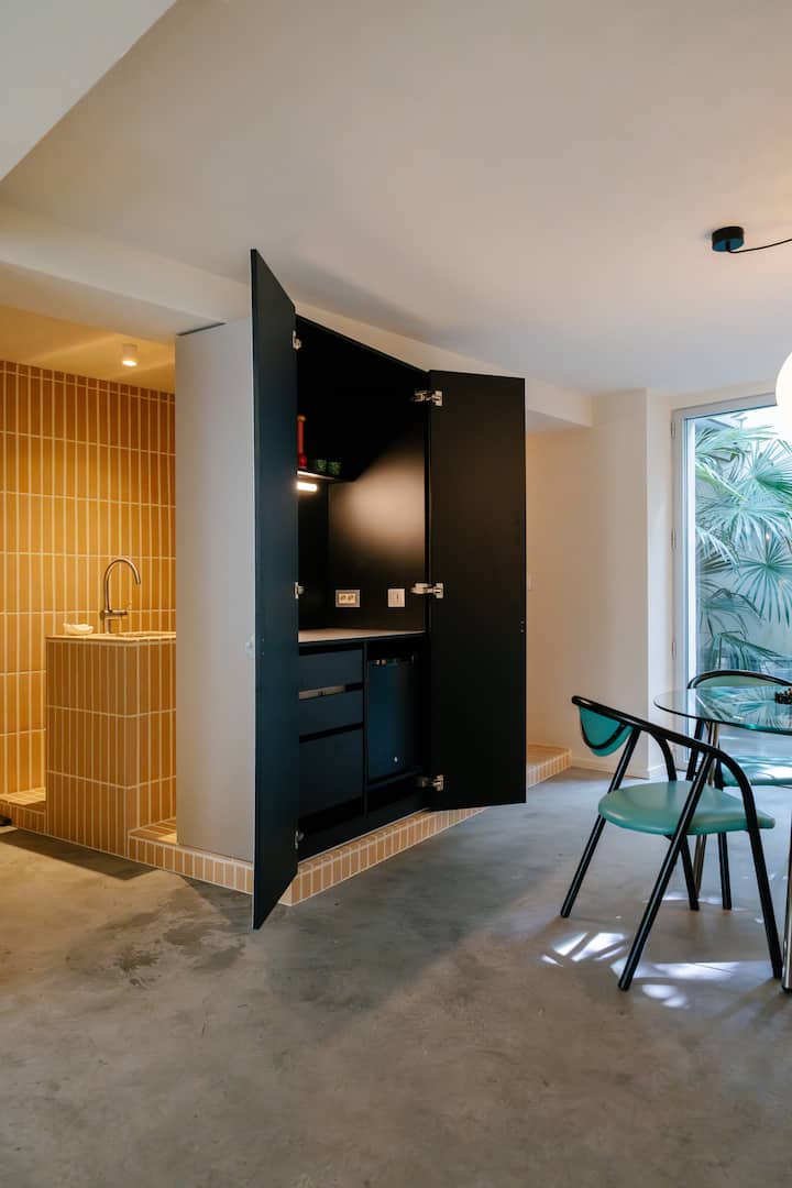 Rustige Design Studio Met Patio Bij Antwerpen-zuid - Antwerpen