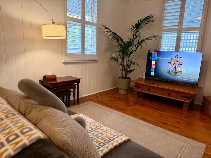 Charming Inner-city Home｜near Gabba, River & City - Balmoral