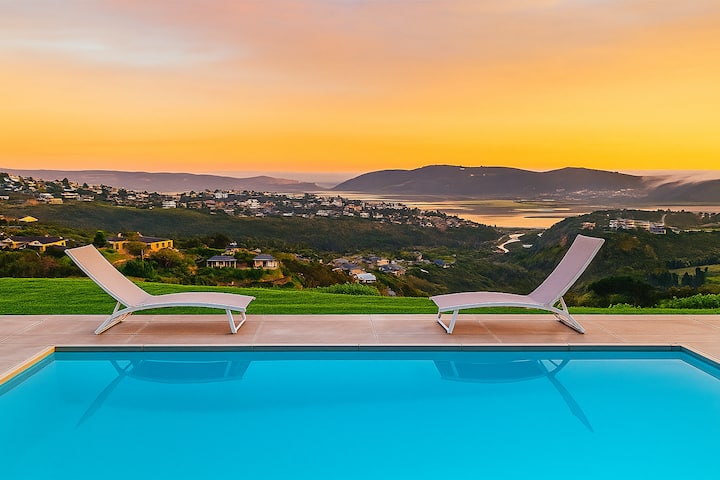 Luxury Knysna Villa • Heated Pool • Solar • Views - クニスナ