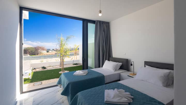 Twin Bedroom Villa PAQ10