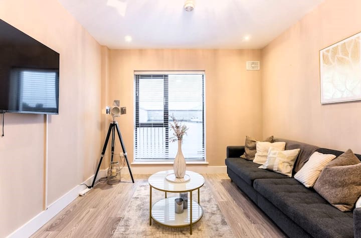 The Luxury Villa Dublin | Hot Tub Retreat - Dublin