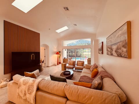 Popular Airbnb listing: Luxury Family Villa | 10 mins to Disney | Pool Spa in Four Corners