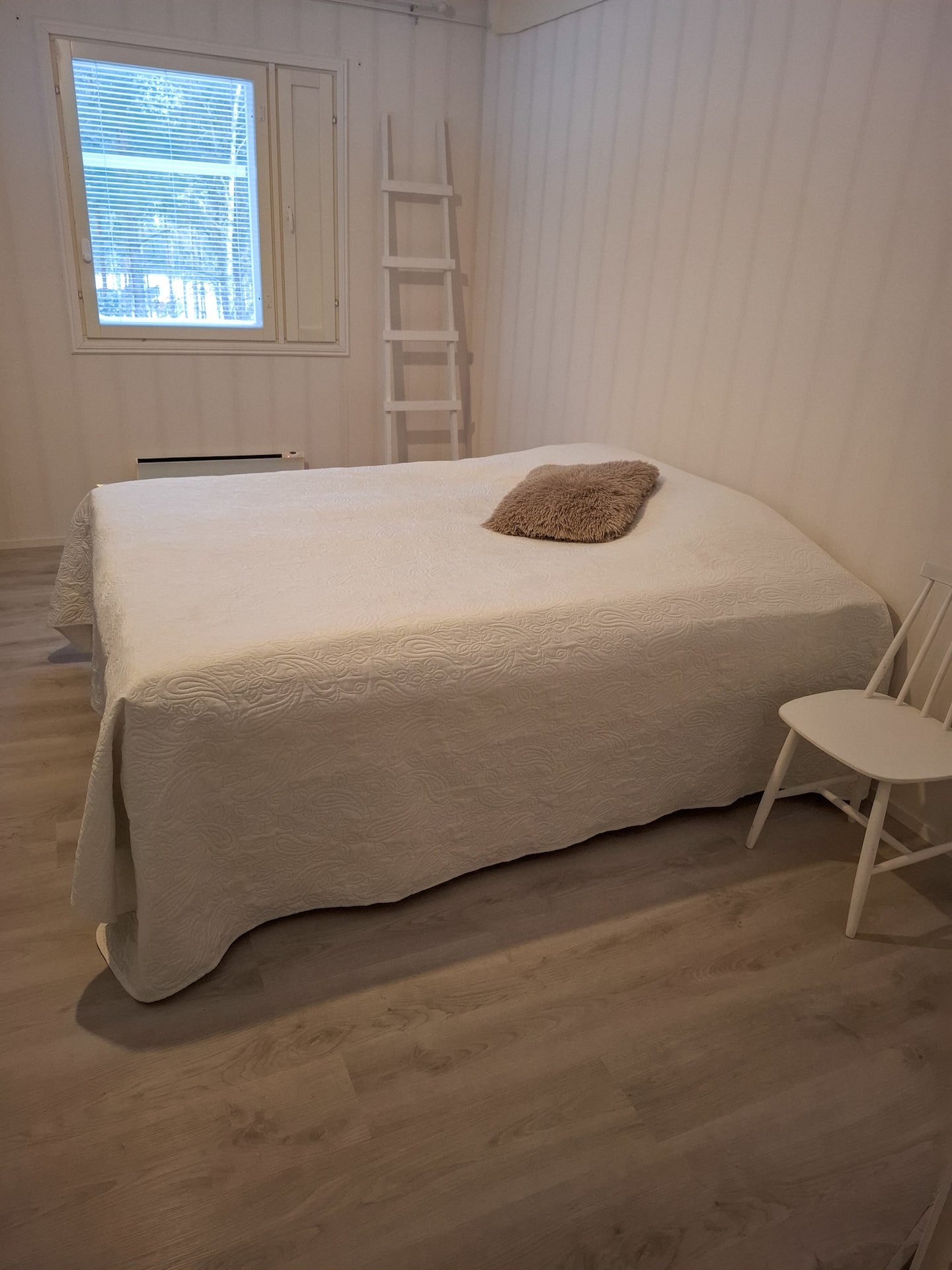 Asunto Pihapiirissä. 4