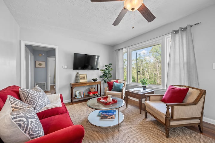 Spacious & Cozy Home/king Bed/ Mins. From Colleges - Lynchburg, VA