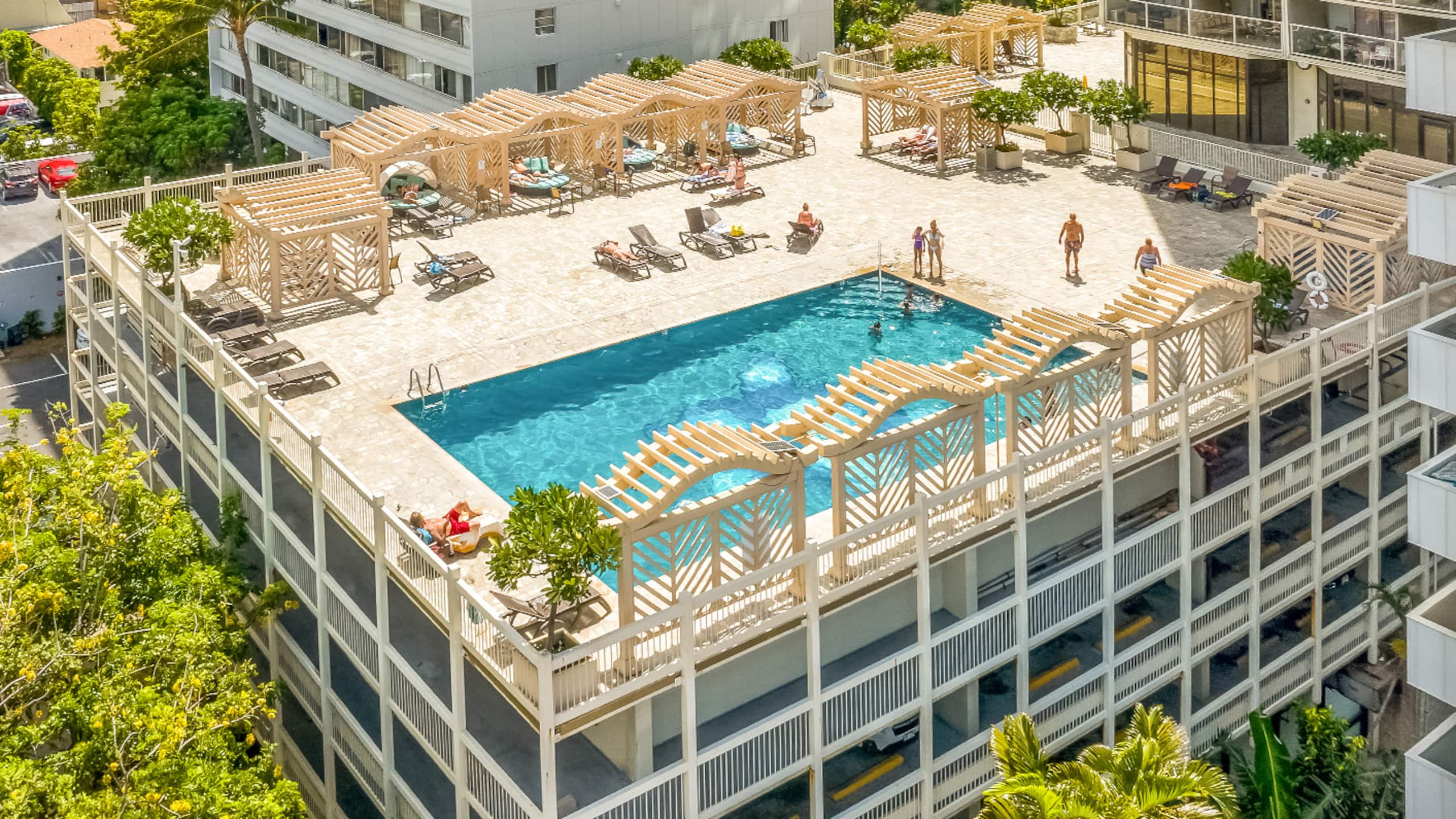 Condo in Honolulu · ★5.0 · 1 bedroom · 2 beds · 1 private bath - Image 37