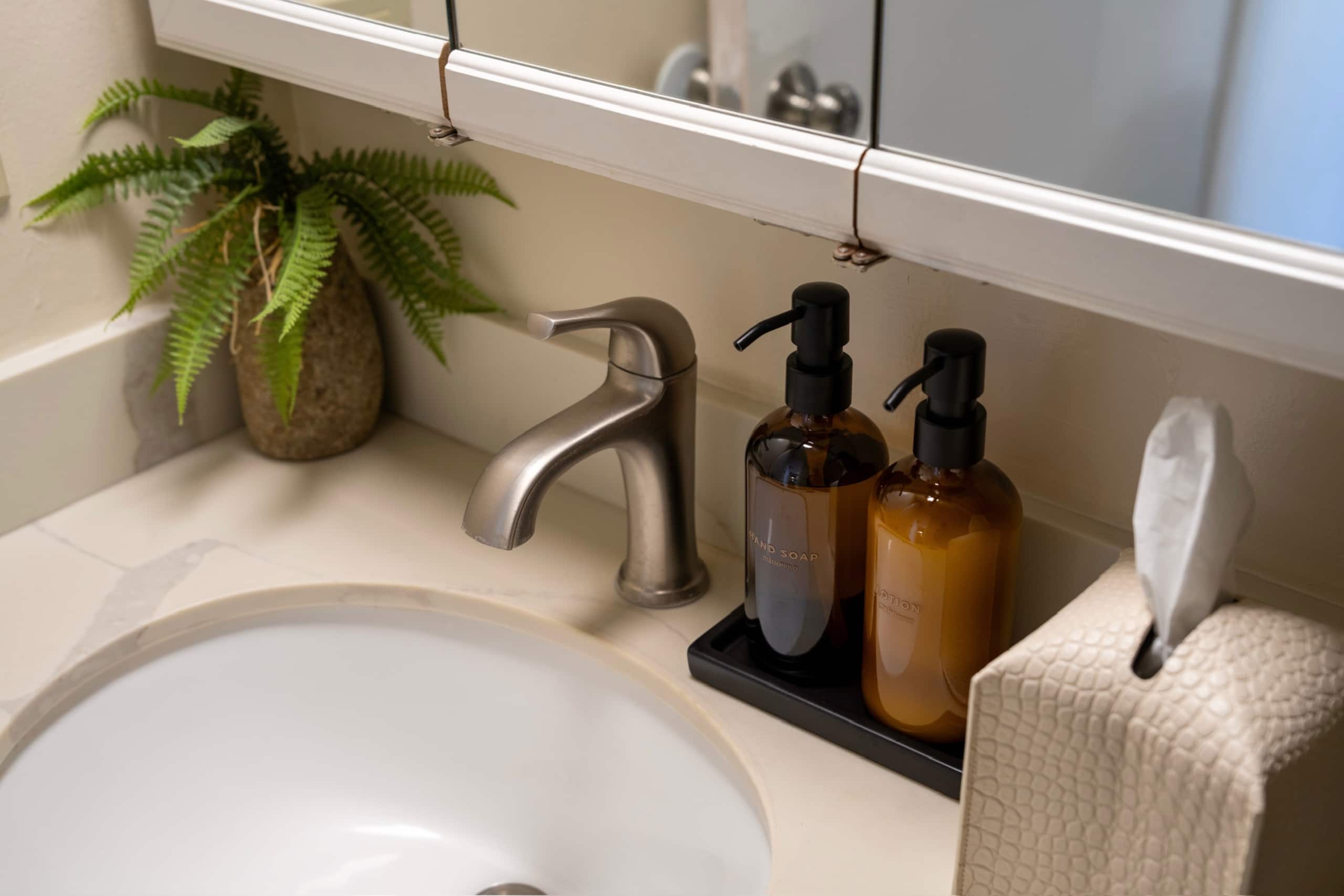 Condo in Honolulu · ★5.0 · 1 bedroom · 2 beds · 1 private bath - Image 17