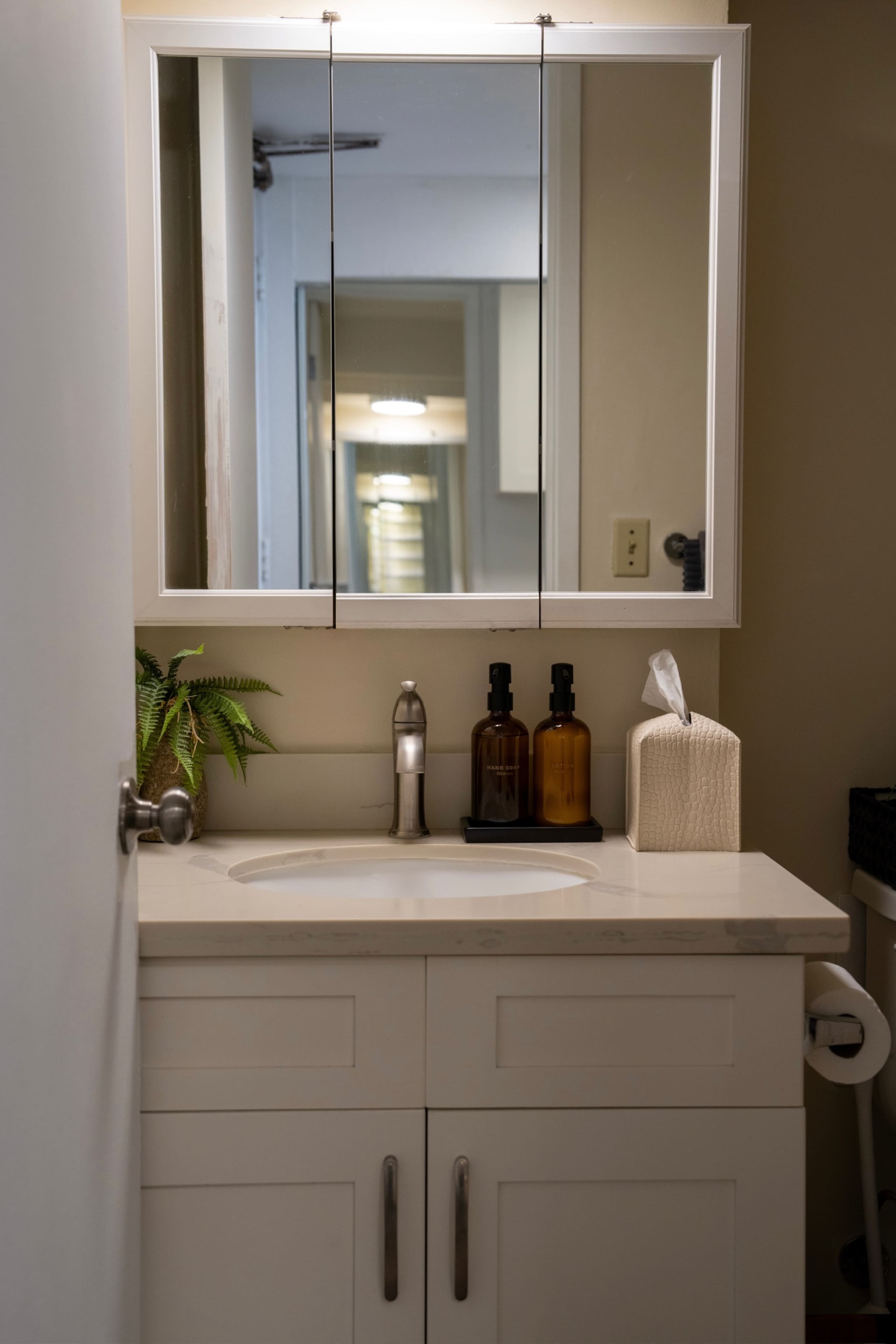 Condo in Honolulu · ★5.0 · 1 bedroom · 2 beds · 1 private bath - Image 21