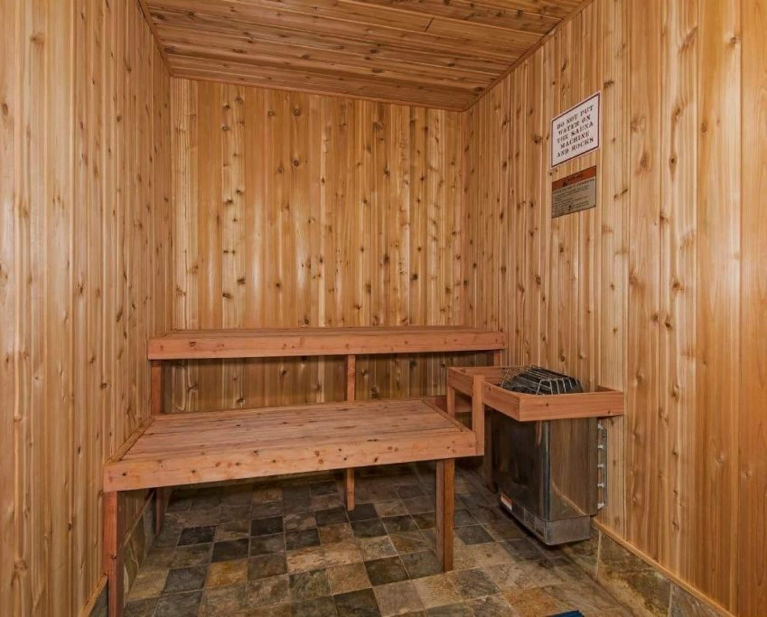Condo in Honolulu · ★5.0 · 1 bedroom · 2 beds · 1 private bath - Image 34