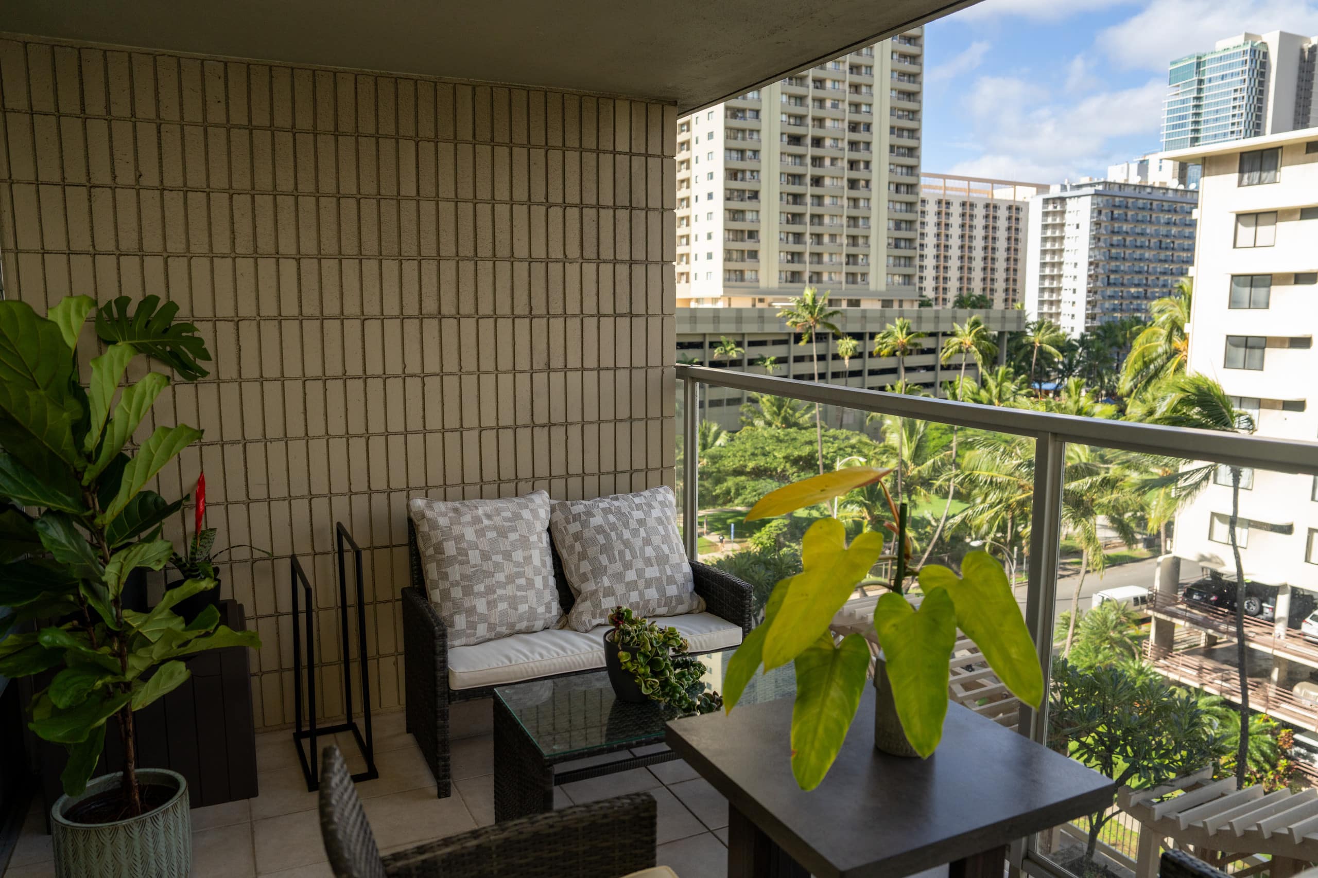 Condo in Honolulu · ★5.0 · 1 bedroom · 2 beds · 1 private bath - Image 29