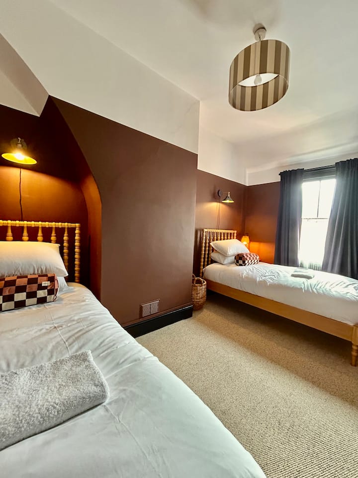 غرفة النوم 2