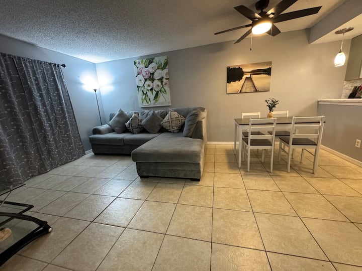 Launch Pad Loft – Minutes From Nasa! - Titusville, FL