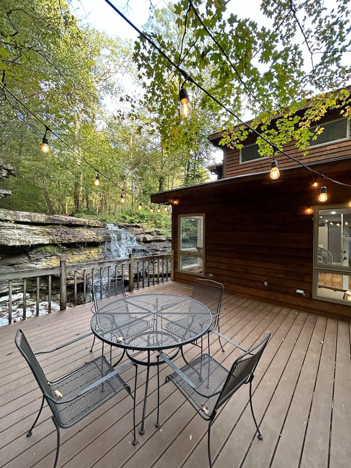 Synthadox 1 Waterfall House - Houses for Rent in Allons, Tennessee