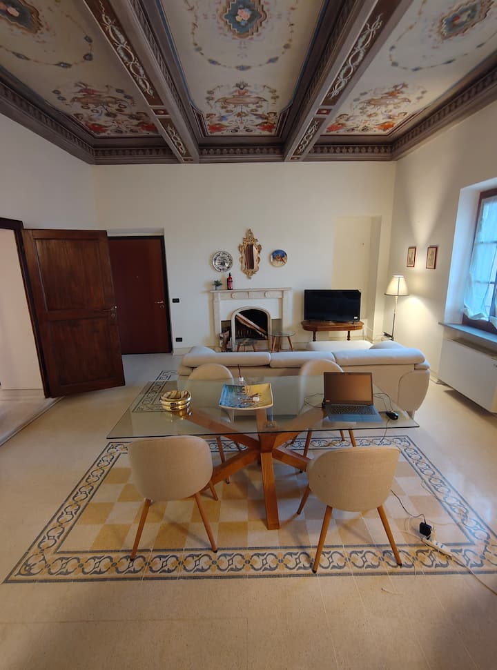 Apartamento con salón n.º 3 en la primera planta