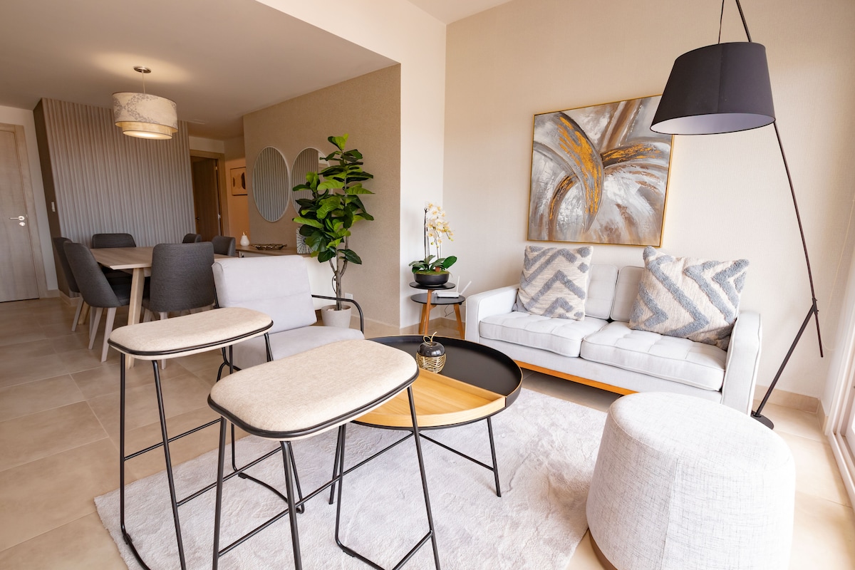 Canal-Front Luxury 3BR | City & Golf Views Private - Airbnb