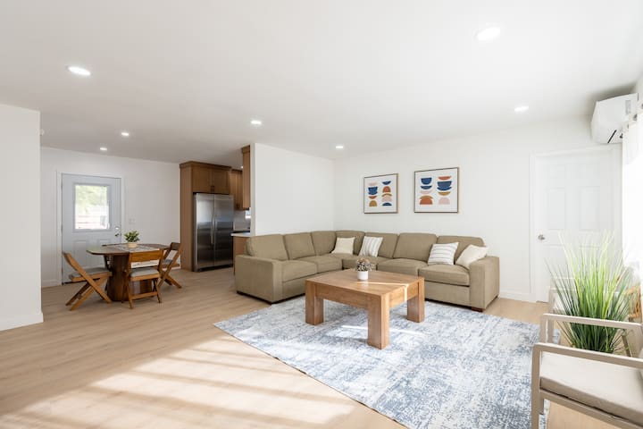 New! Contemporary 3b2b Home In Rancho - Rancho Cucamonga, CA