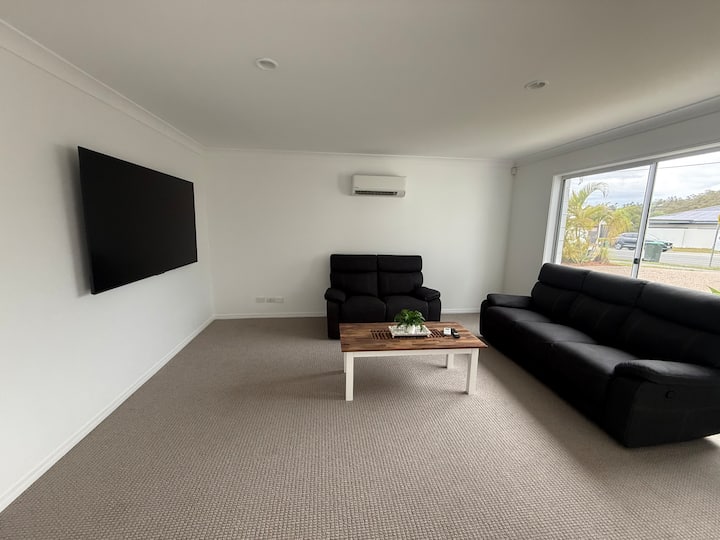 Modern Family Home Near Dreamworld & Movie World - Gold Coast