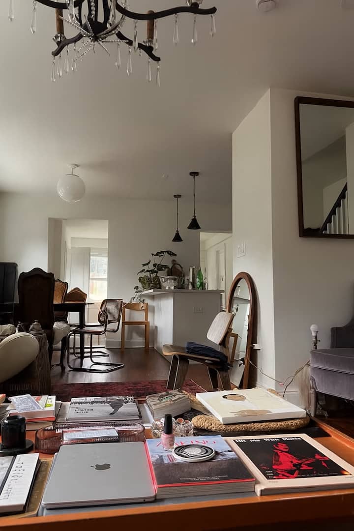 Bright Cozy Home - Takoma Park, MD