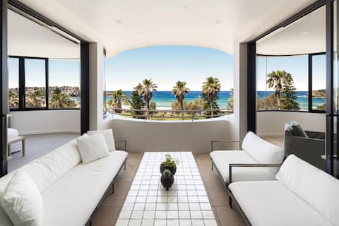 Stunning Views and Balcony Overlooking Bondi Beach