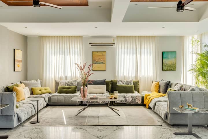 Living room image 2