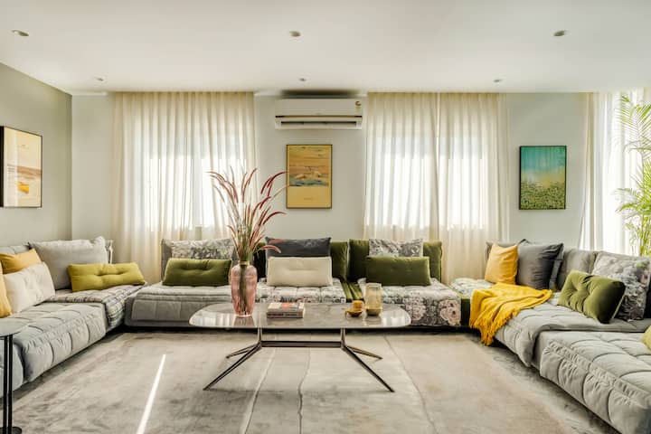 Living room image 6