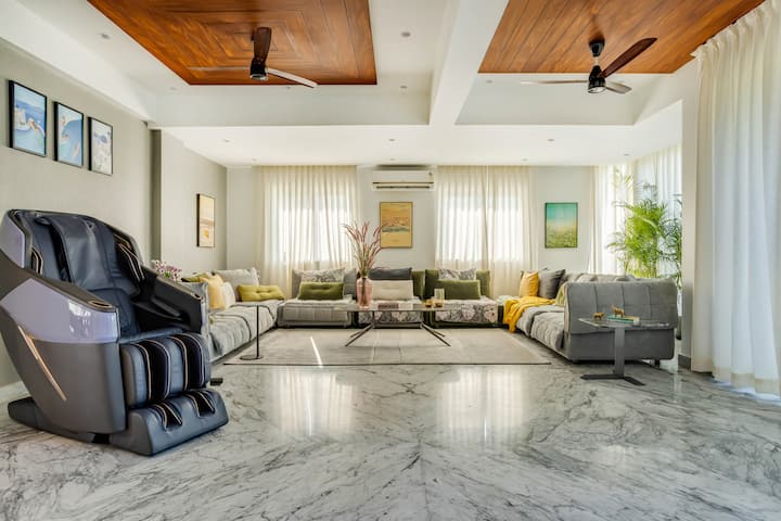 Living room image 7
