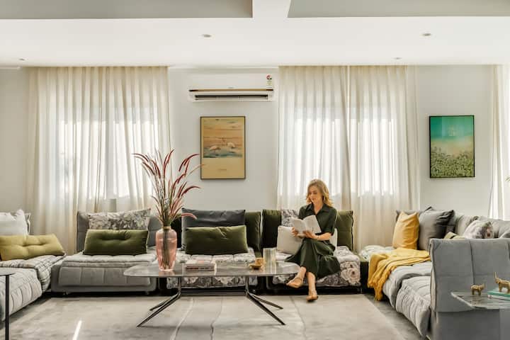 Living room image 11