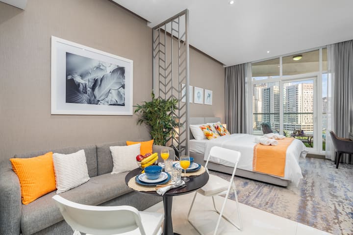 Boutique Apartment Canal Views - Downtown - Dubai