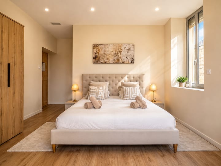 Suite Quartz  Piscine & Parking | Centre & A7-a9 - Orange