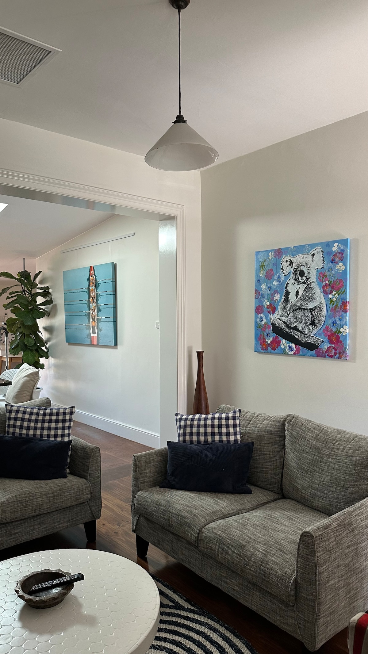 Top Airbnb: East End Cottage with off street parking in Adelaide