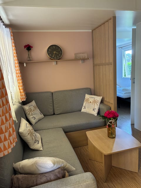 Popular Airbnb listing: 4-star campsite in Les Mathes